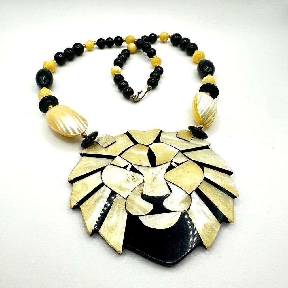 Vintage Lee Sands Leo the Lion Mother of Pearl Inlay Onyx and Quartz Necklace!